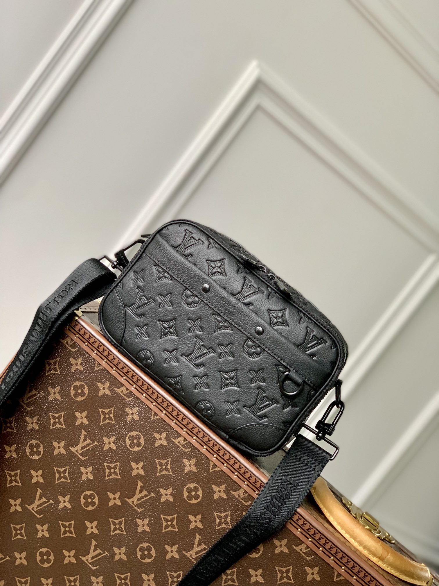 Louis Vuitton Sacs Besace Monogram Eclipse M46955