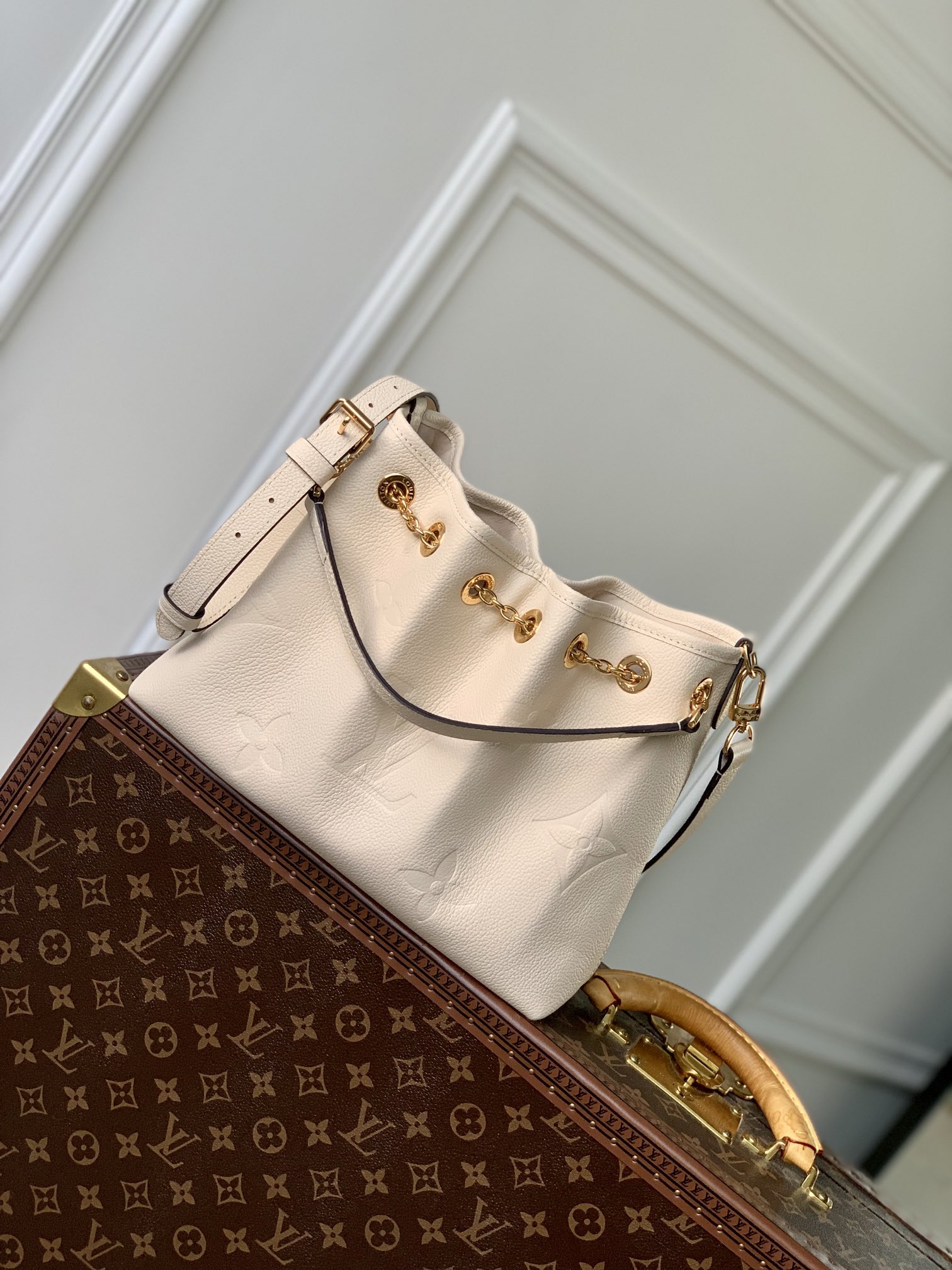 Het online winkelen
 Louis Vuitton Ontwerper
 Tassen handtassen Wit Empreinte​ Fashion M25453