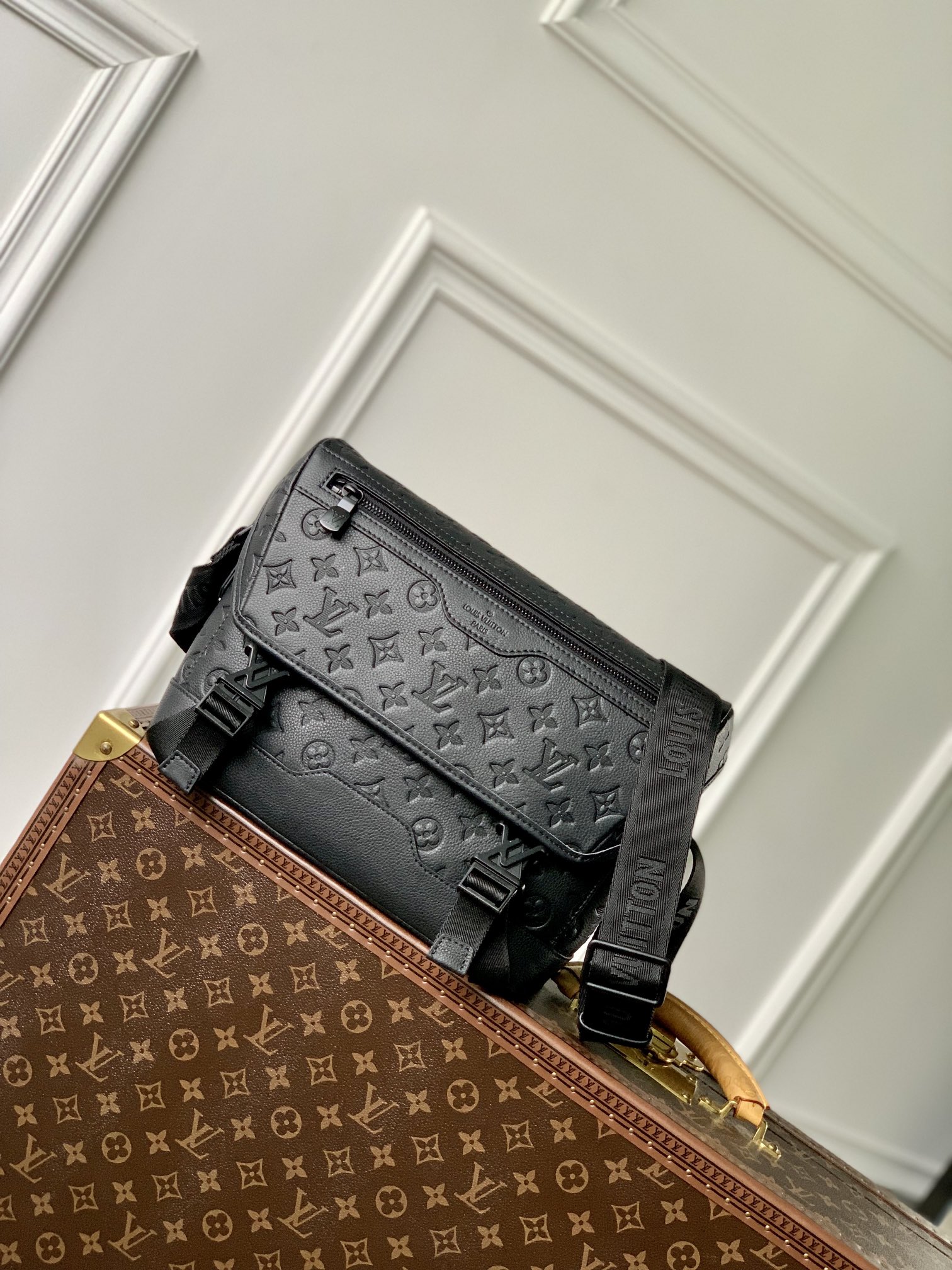 Louis Vuitton 7 Star
 Backpack Messenger Bags Cowhide Vintage M25121