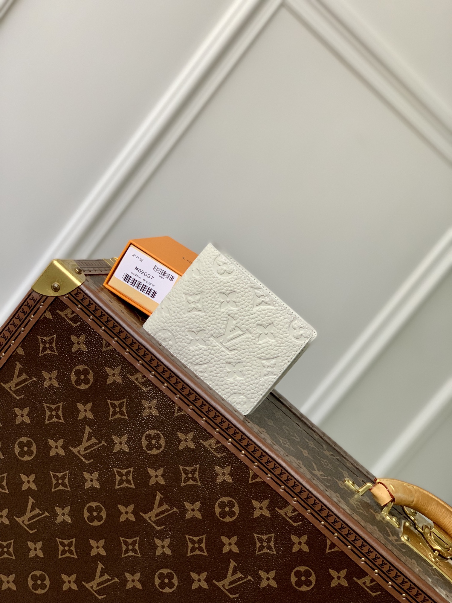 Louis Vuitton Replica
 Wallet Card pack Beige White Taurillon M69037