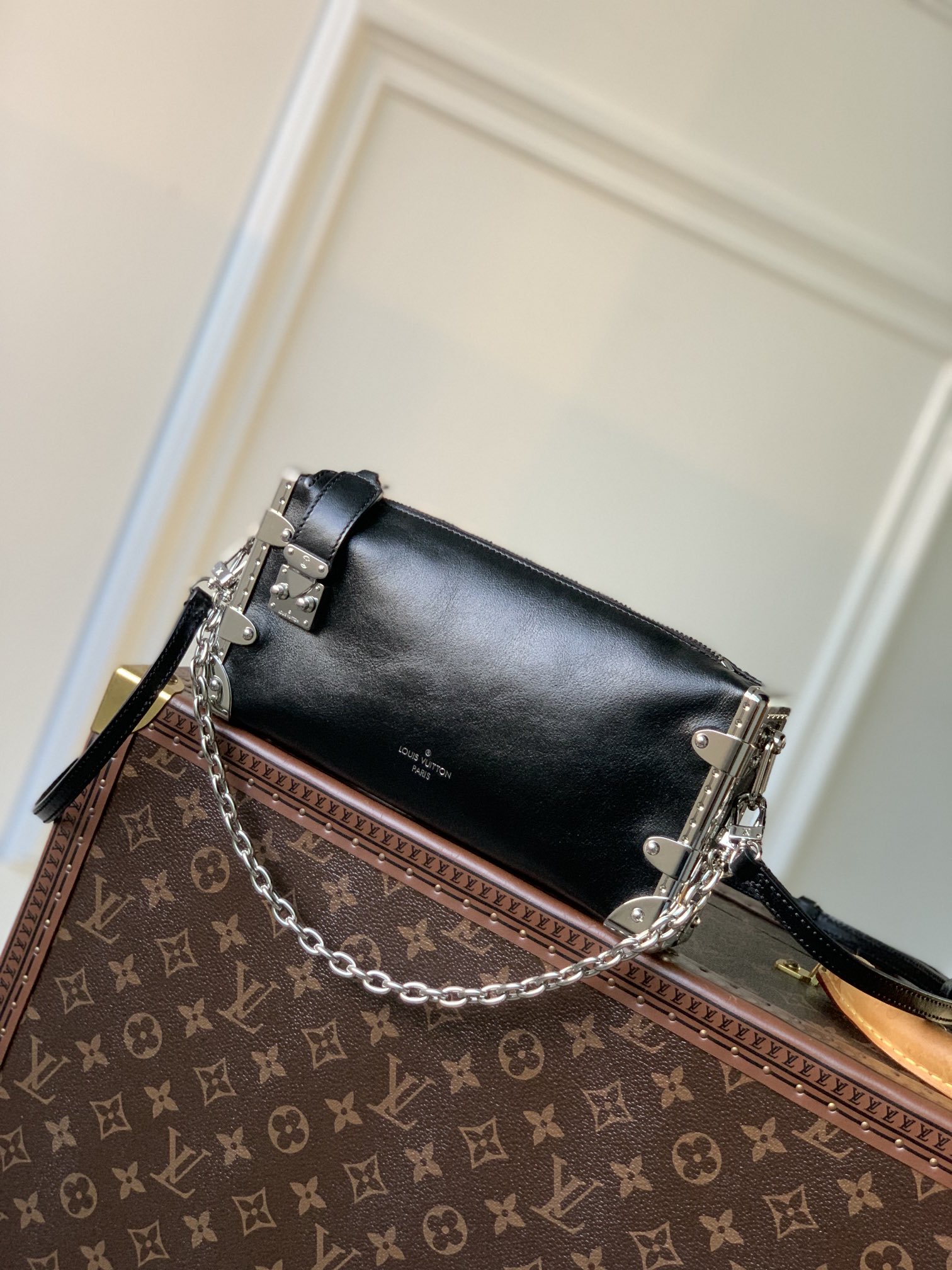 Louis Vuitton Tassen handtassen Online winkel
 Zwart Koeienhuid Kettingen M25445