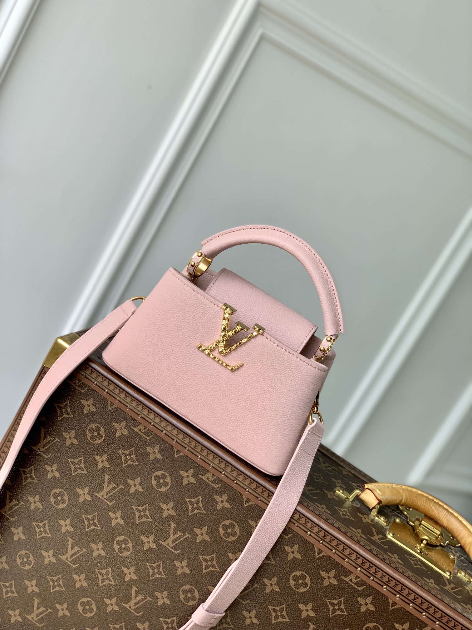 Louis Vuitton LV Capucines Tassen handtassen Replica AAA+ ontwerper
 Roze Koeienhuid Mini