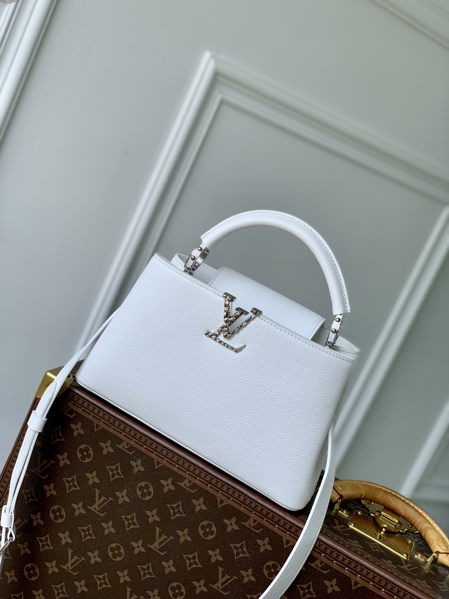 Louis Vuitton LV Capucines Tassen handtassen Wit Koeienhuid