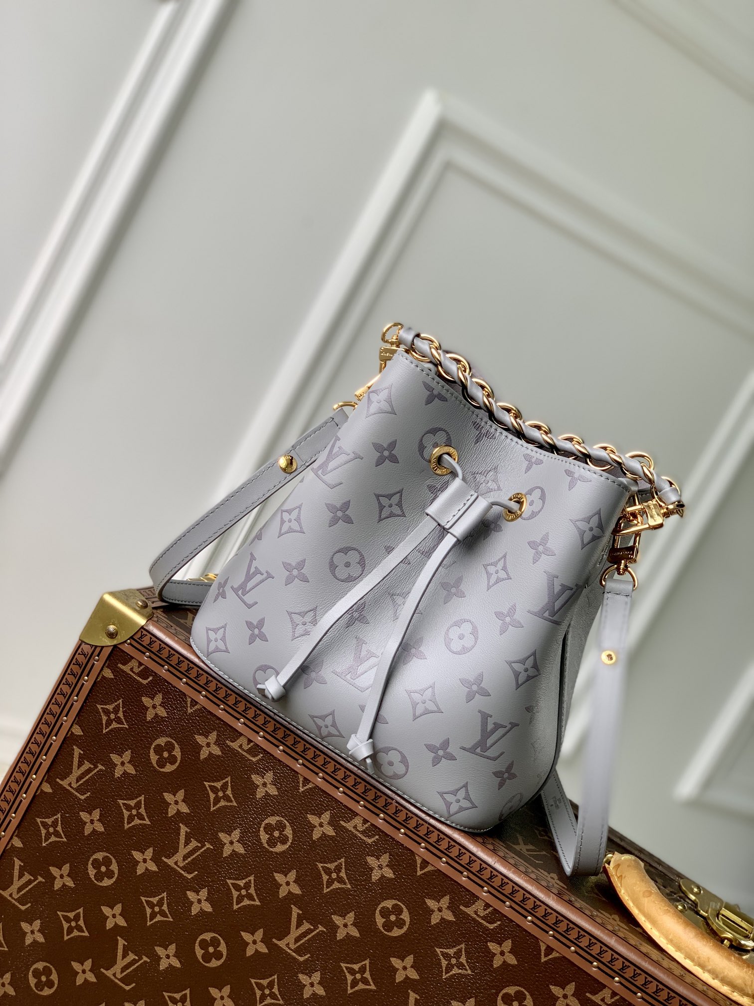 Acheter en ligne
 Louis Vuitton LV NeoNoe Sacs À Main Imprimé Tissé La chaîne M12749