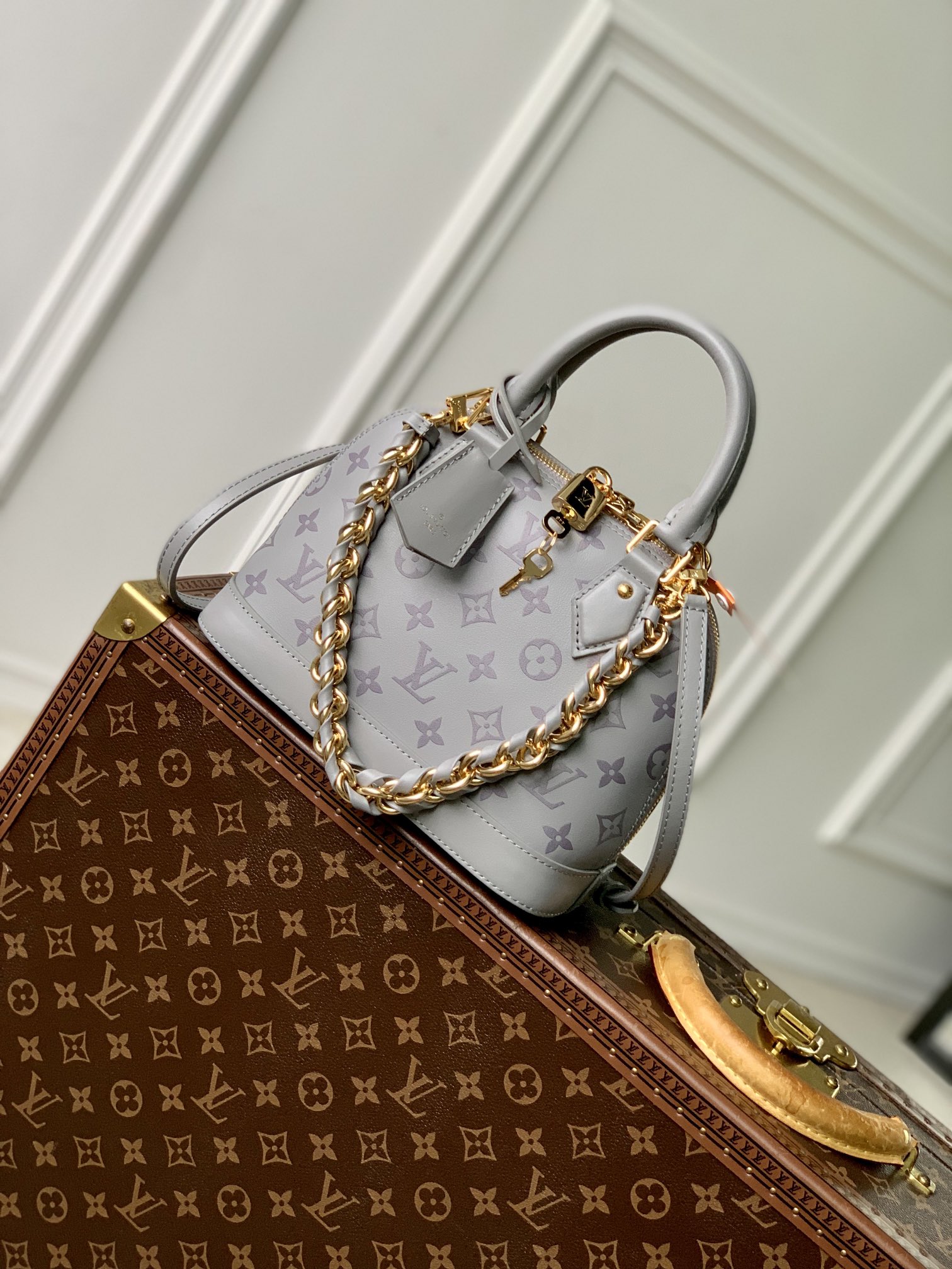 Louis Vuitton LV Alma BB Tassen handtassen Grijs Weven Koeienhuid Kettingen M12561