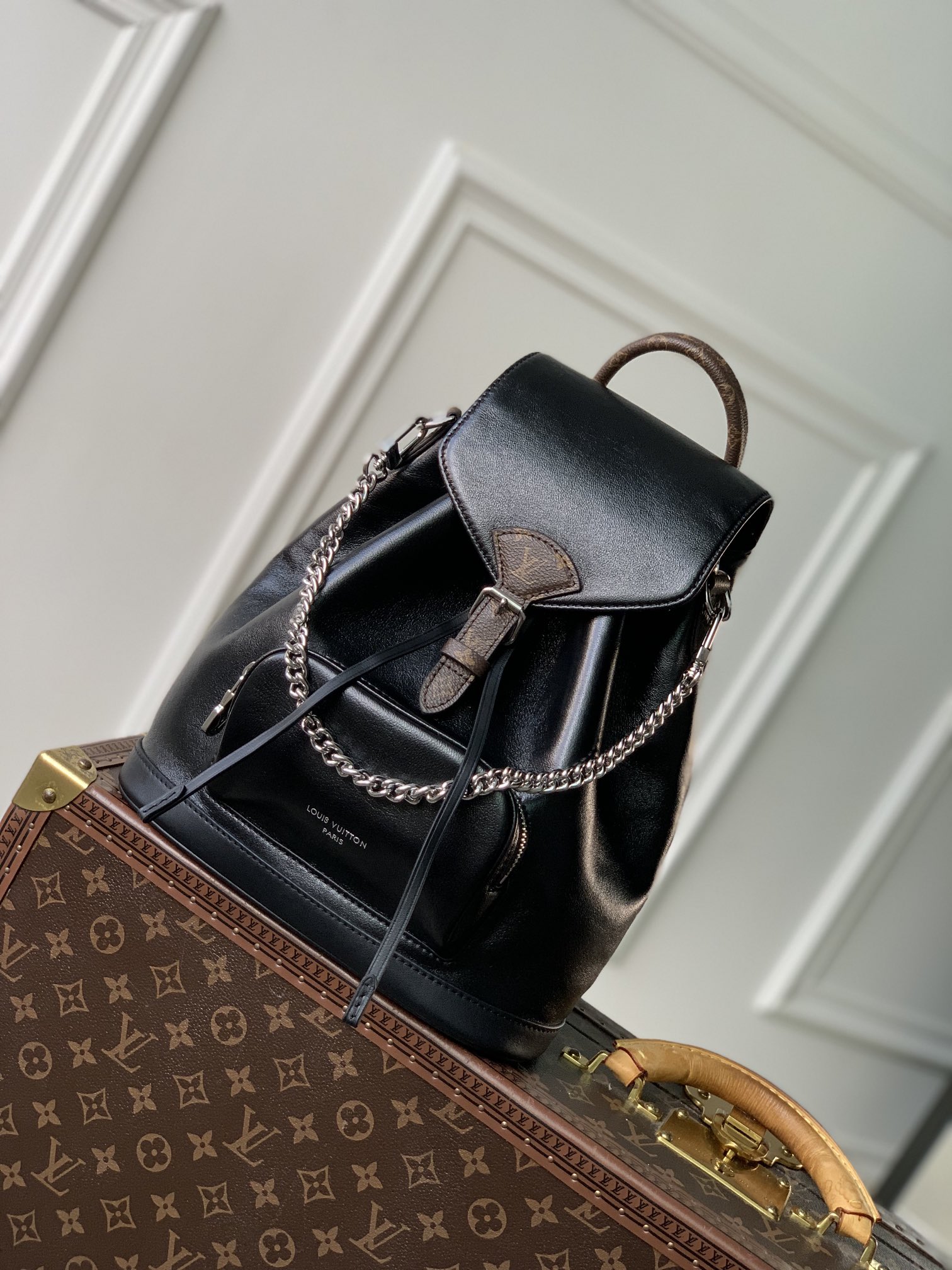 Koop goedkoop
 Louis Vuitton LV Montsouris Tassen Rugtassen Schapenvacht M12587