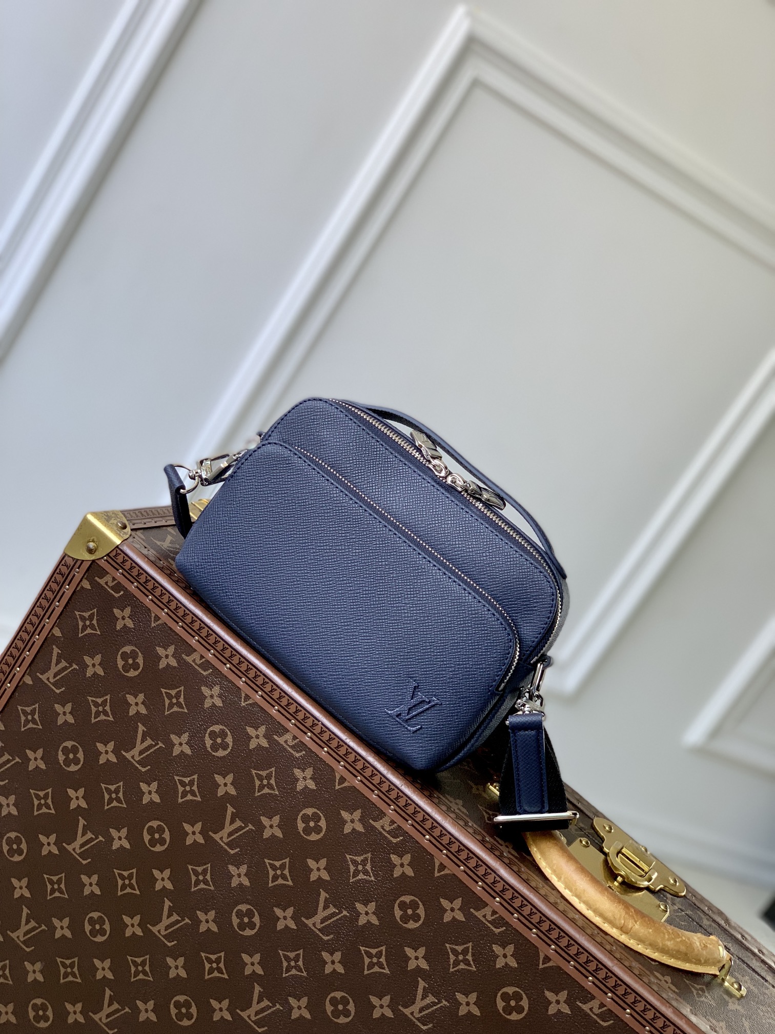 Koop van hoogwaardige replica hoge kwaliteit
 Louis Vuitton LV Avenue Blauw Donkerblauw Koeienhuid M11657