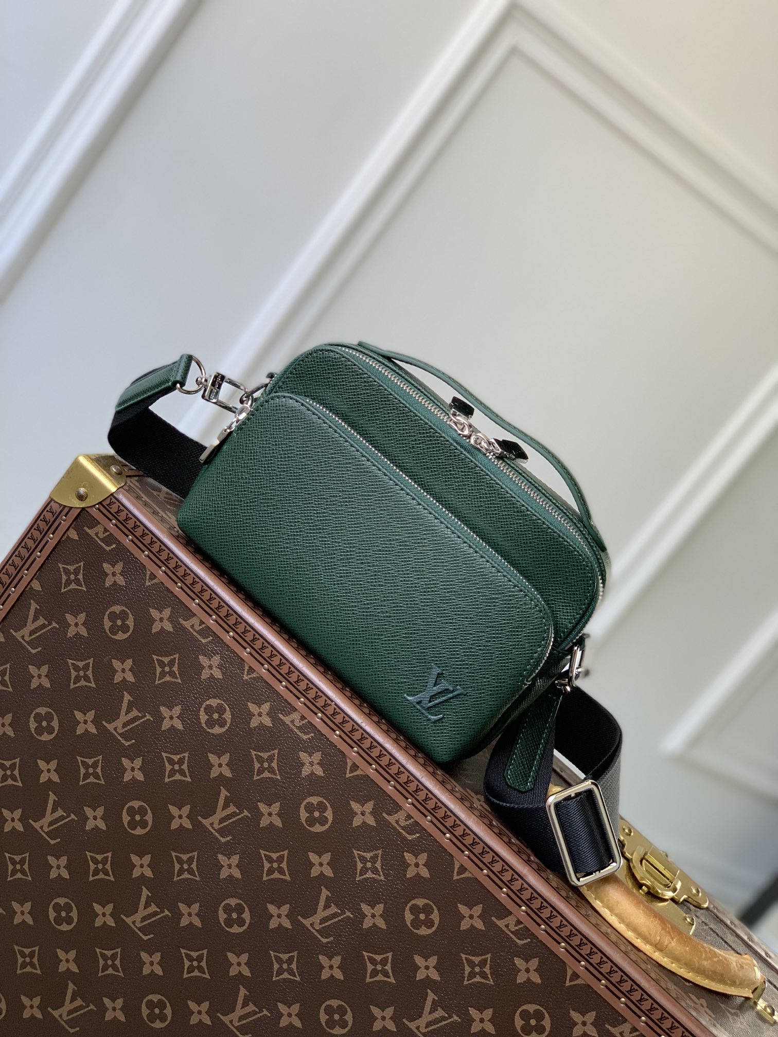 Louis Vuitton LV Avenue Replica’s
 Groen Koeienhuid M11657