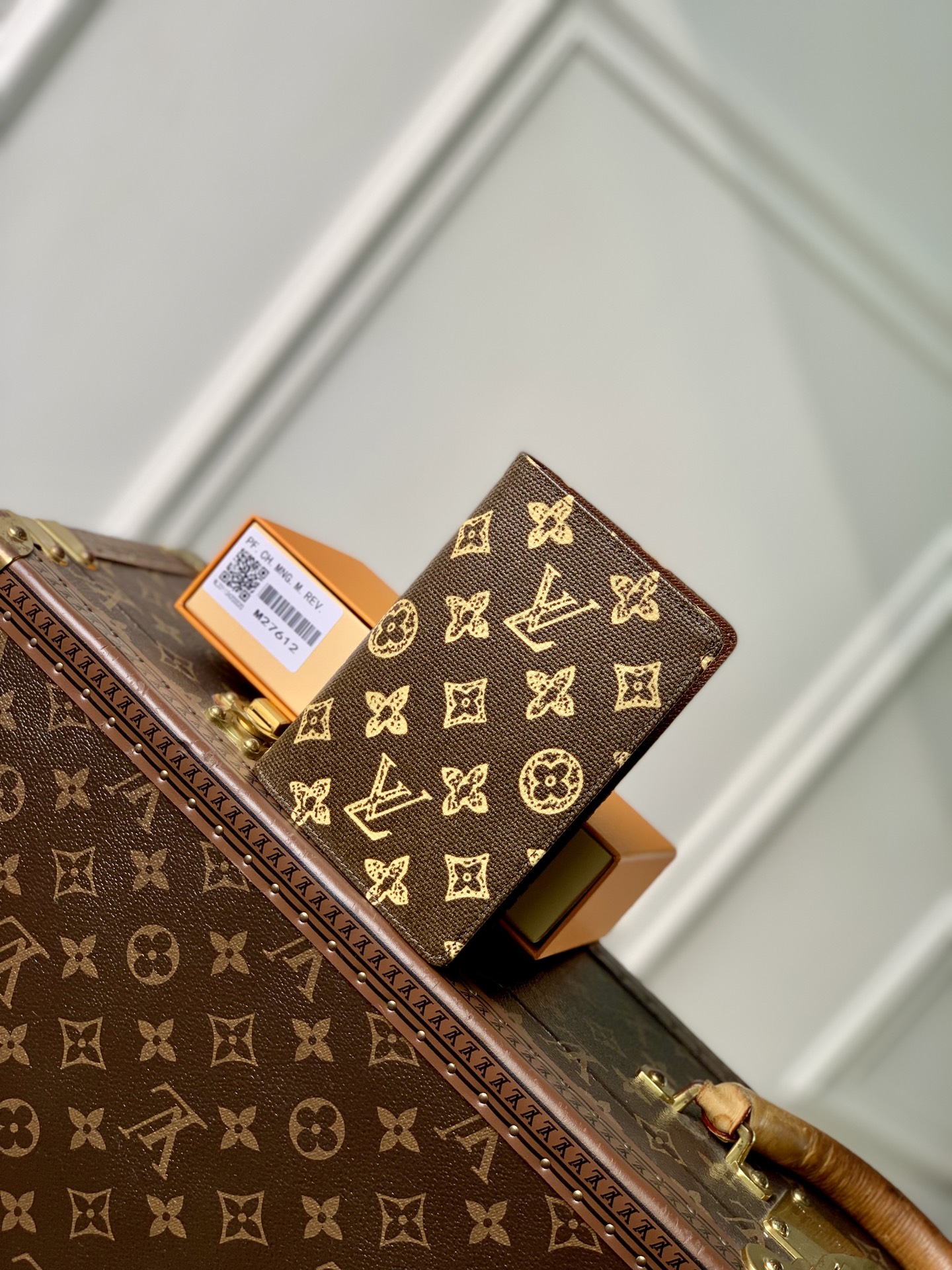 LV Style Brown Canvas Bag style reference detail image 1 from source 770226