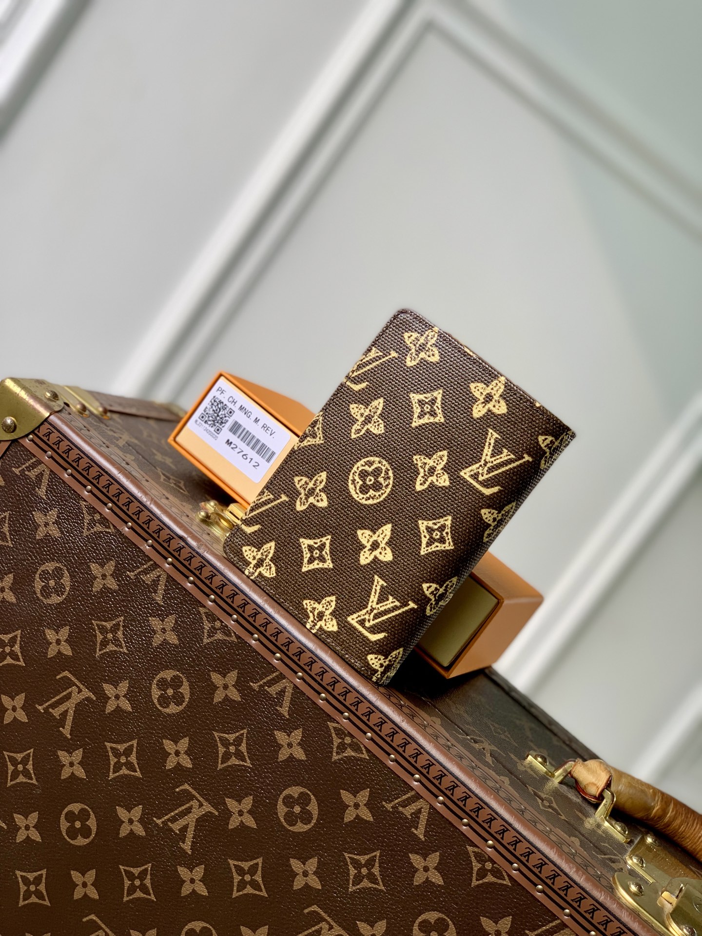 LV Style Brown Canvas Bag style reference detail image 2 from source 770226