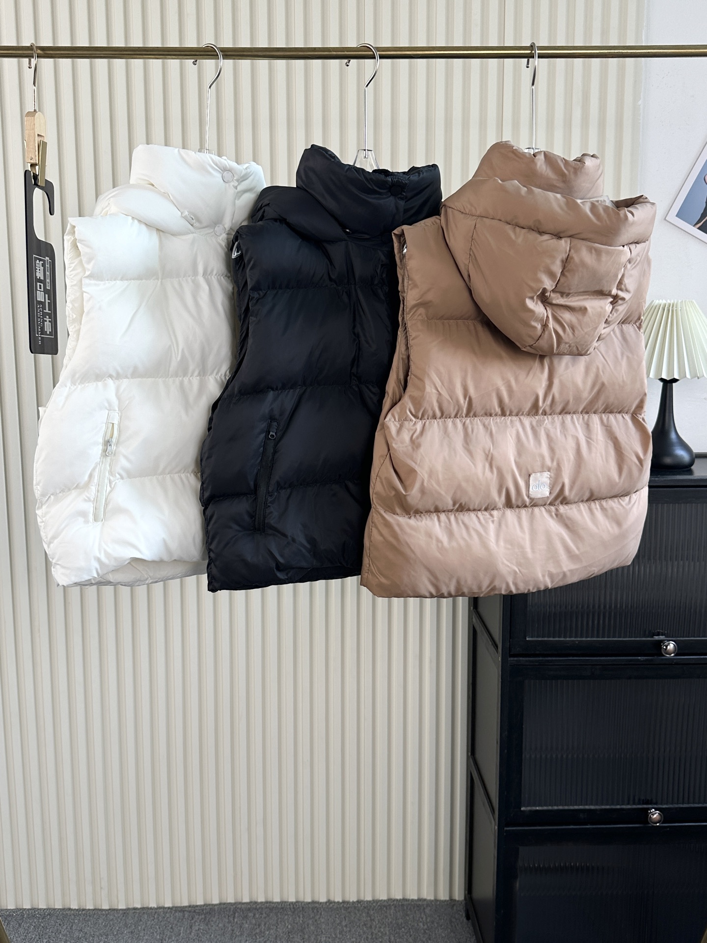 Alo jacket everyday white black and beige yoga