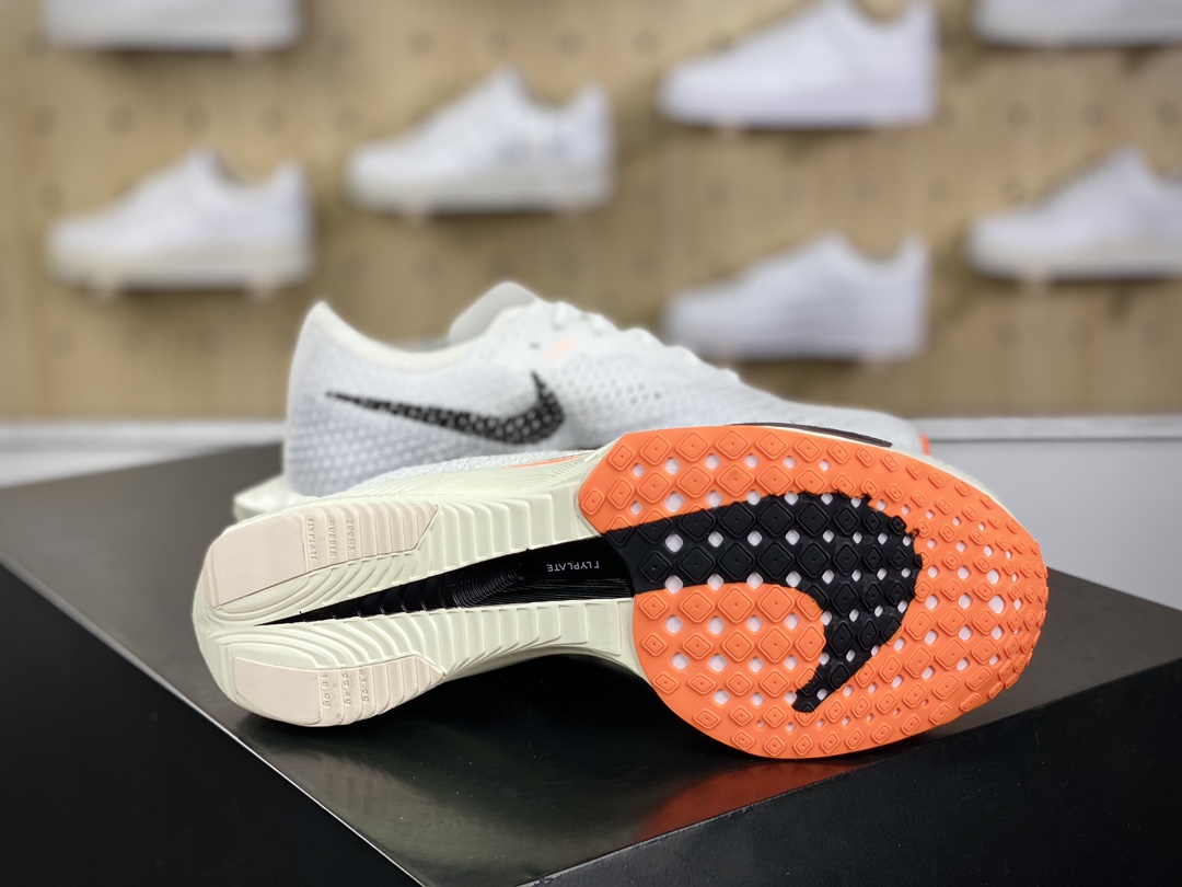 220 耐克Nike ZoomX Vaporfly Nextquot;Prototype"空气慢跑鞋“针织白黑橙”DX7957-100