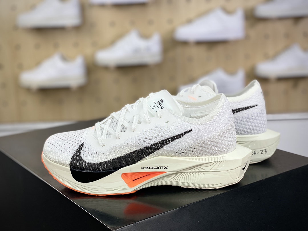 220 耐克Nike ZoomX Vaporfly Nextquot;Prototype"空气慢跑鞋“针织白黑橙”DX7957-100