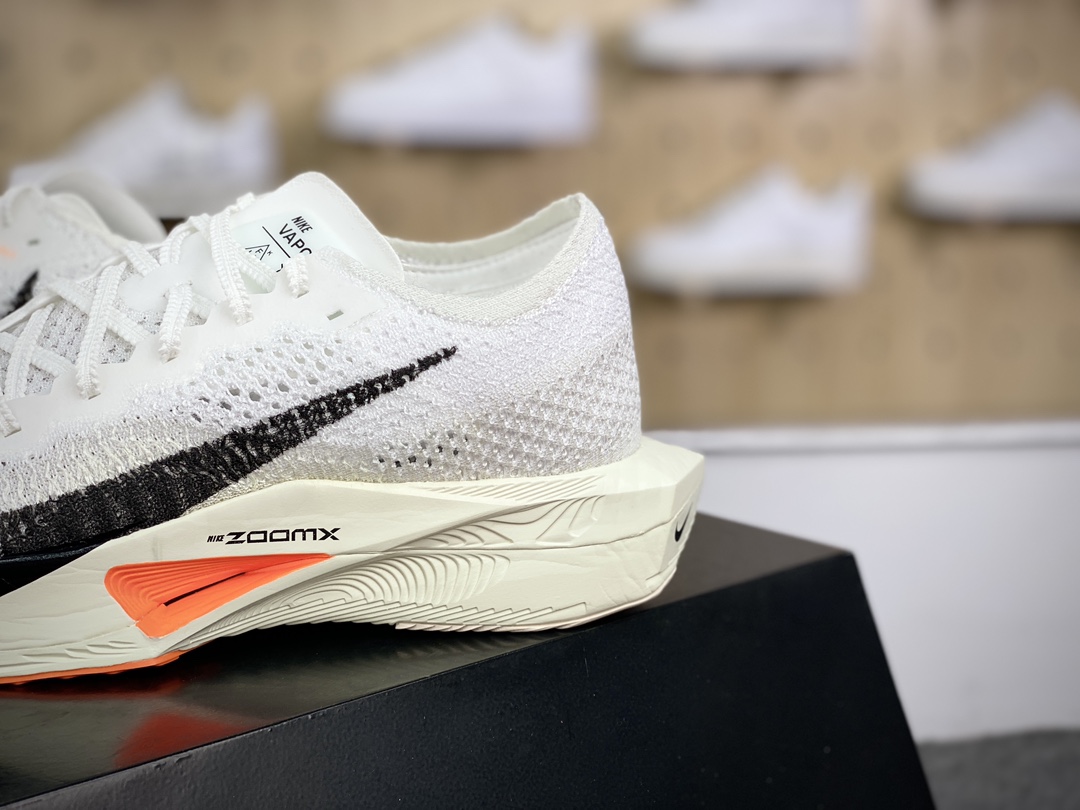 220 耐克Nike ZoomX Vaporfly Nextquot;Prototype"空气慢跑鞋“针织白黑橙”DX7957-100