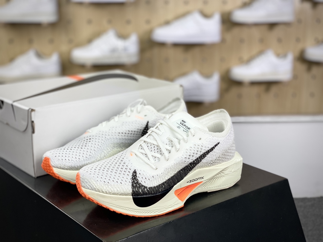 220 耐克Nike ZoomX Vaporfly Next% 3″Prototype”空气慢跑鞋“针织白黑橙”DX7957-100