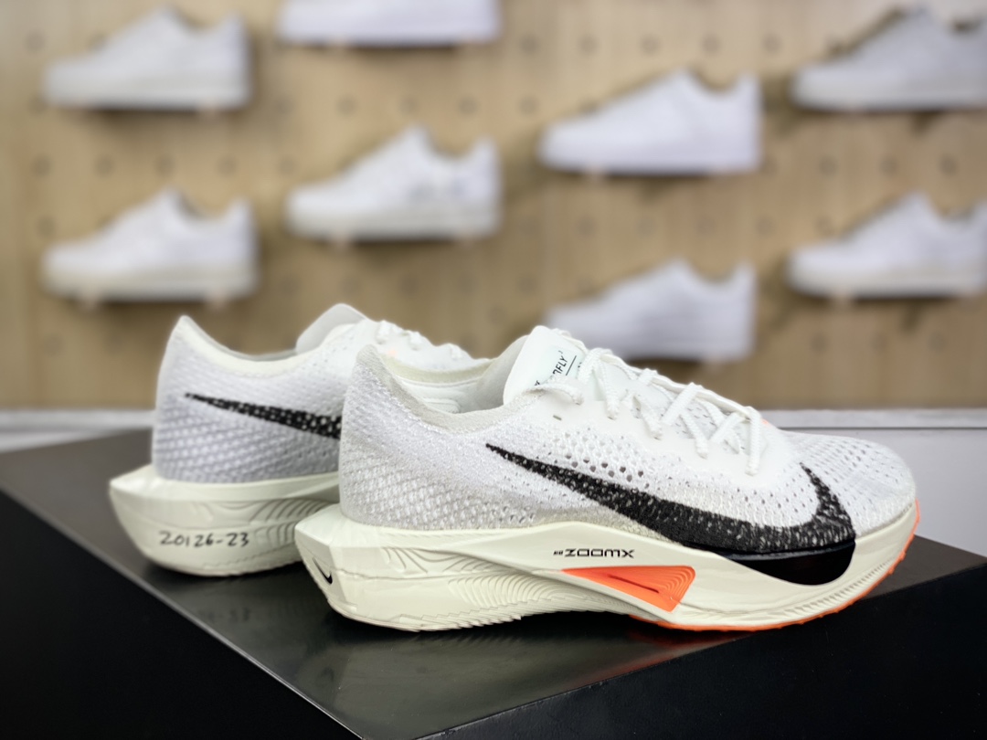 220 耐克Nike ZoomX Vaporfly Nextquot;Prototype"空气慢跑鞋“针织白黑橙”DX7957-100