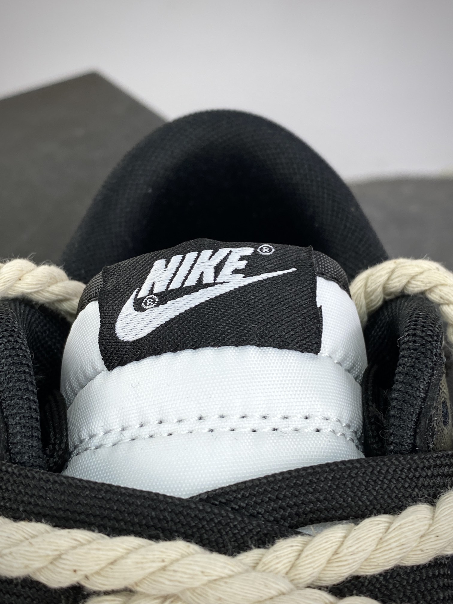 260 耐克Nike SB Dunk Low Lot"Black/Milk White"扣篮系列低帮板鞋“黑米黄苏格兰格子加粗绑绳”DD1391-100