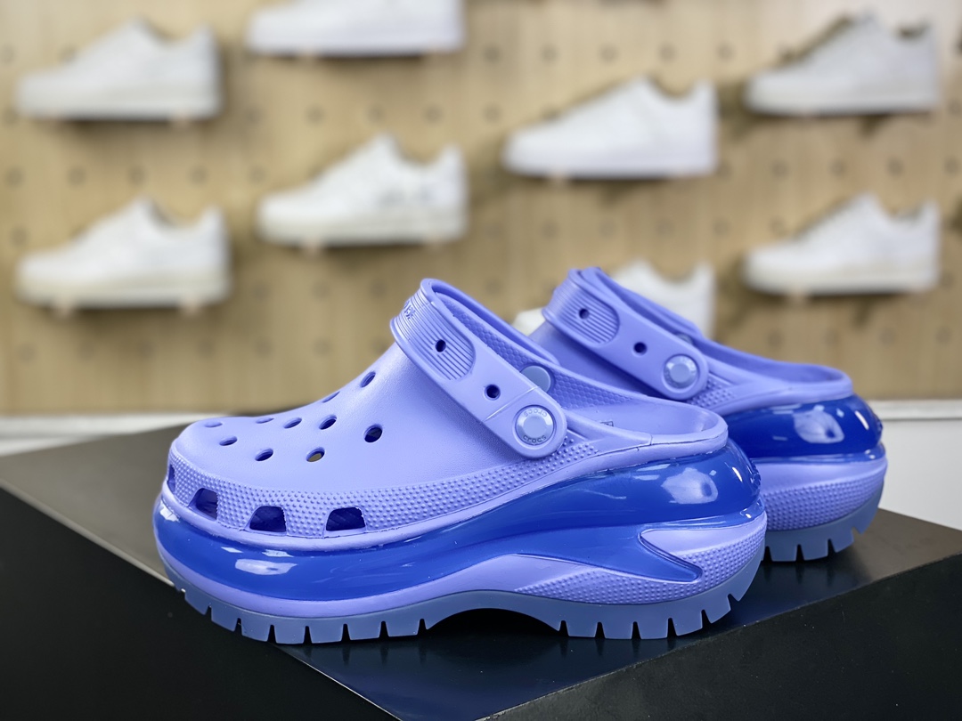 170 Crocs Classic Mega Crush Clog Sandals 梅加洞洞拖鞋式凉鞋“TPU云中蓝”207988-5Q6