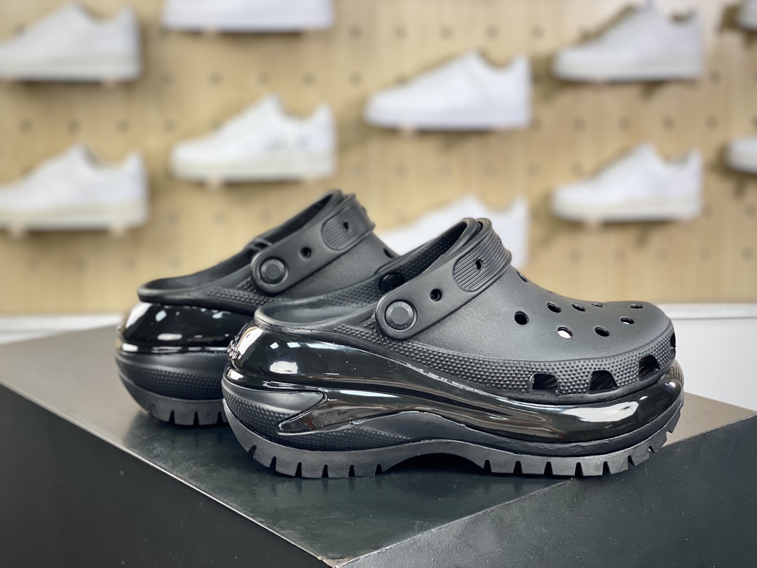 Crocs Classic Mega Crush Clog Sandals 洞洞拖鞋式凉鞋“TPU全黑”207988-001