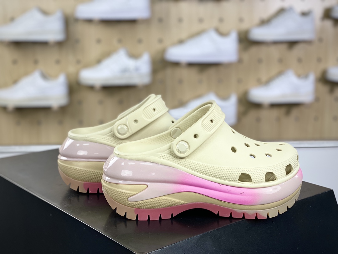 180 卡骆驰/Crocs Classic Mega Crush Clog Sandals 洞洞拖鞋式凉鞋“TPU骨白卡其粉渐变”208988-2Y3