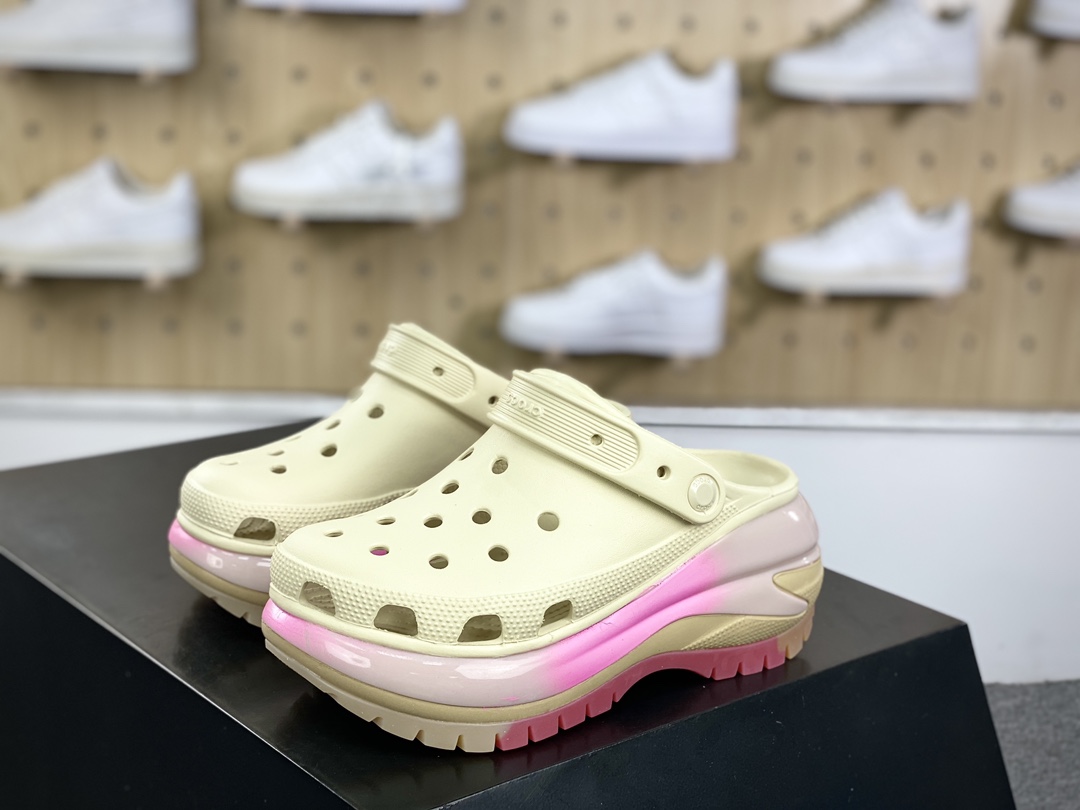 180 卡骆驰/Crocs Classic Mega Crush Clog Sandals 洞洞拖鞋式凉鞋“TPU骨白卡其粉渐变”208988-2Y3