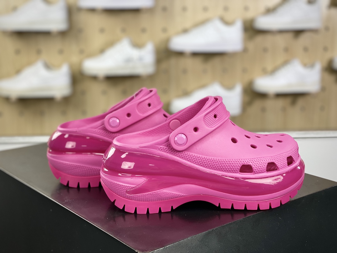 170 Crocs Classic Mega Crush Clog Sandals 梅加系列光轮洞洞拖鞋式凉鞋“TPU火龙果粉”207988-6UB