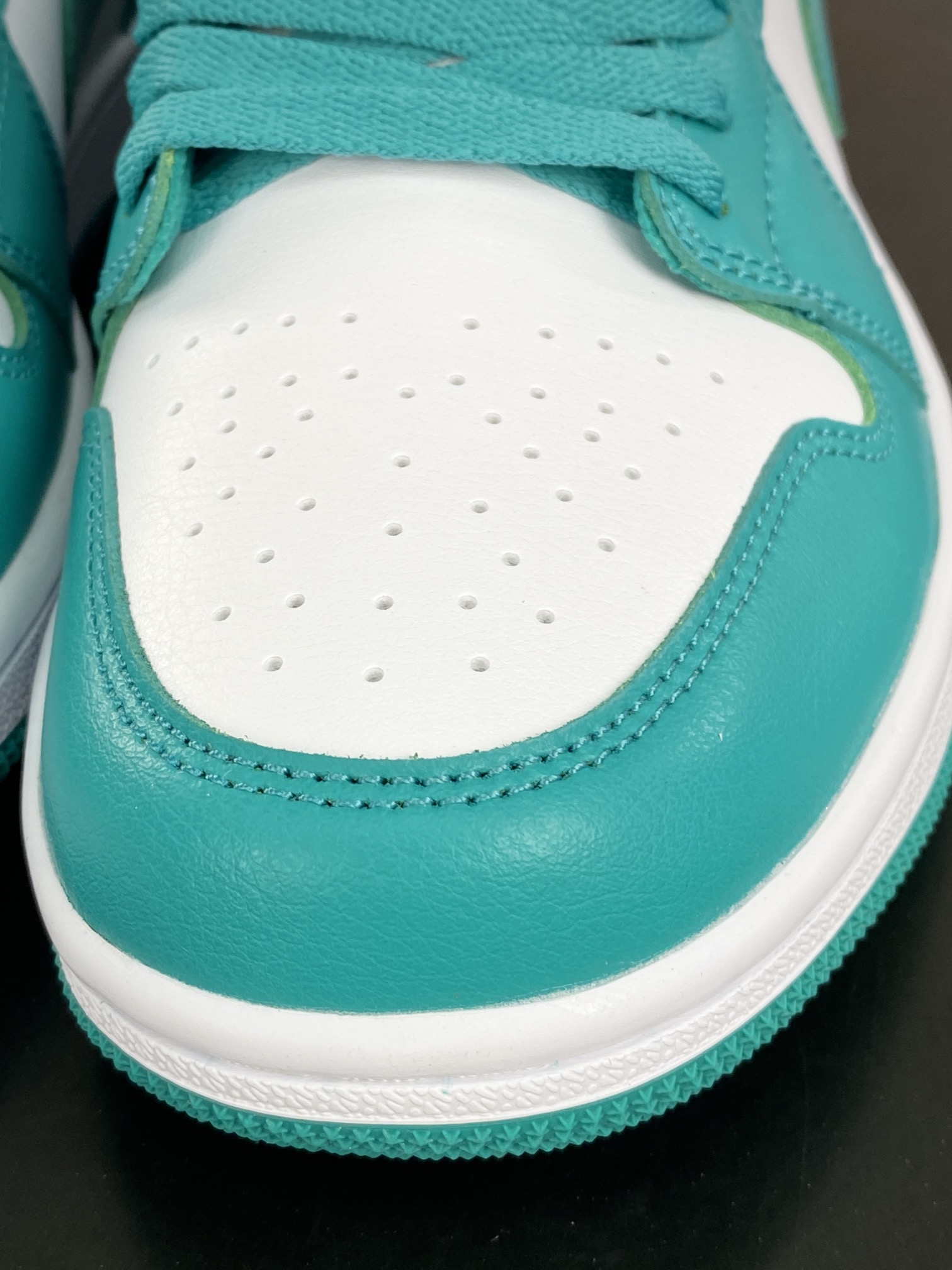 220 耐克Nike Wmns Air Jordan 1 Low"White/Green Mint"AJ1乔丹一代篮球鞋“白绿薄荷”DC0774-132