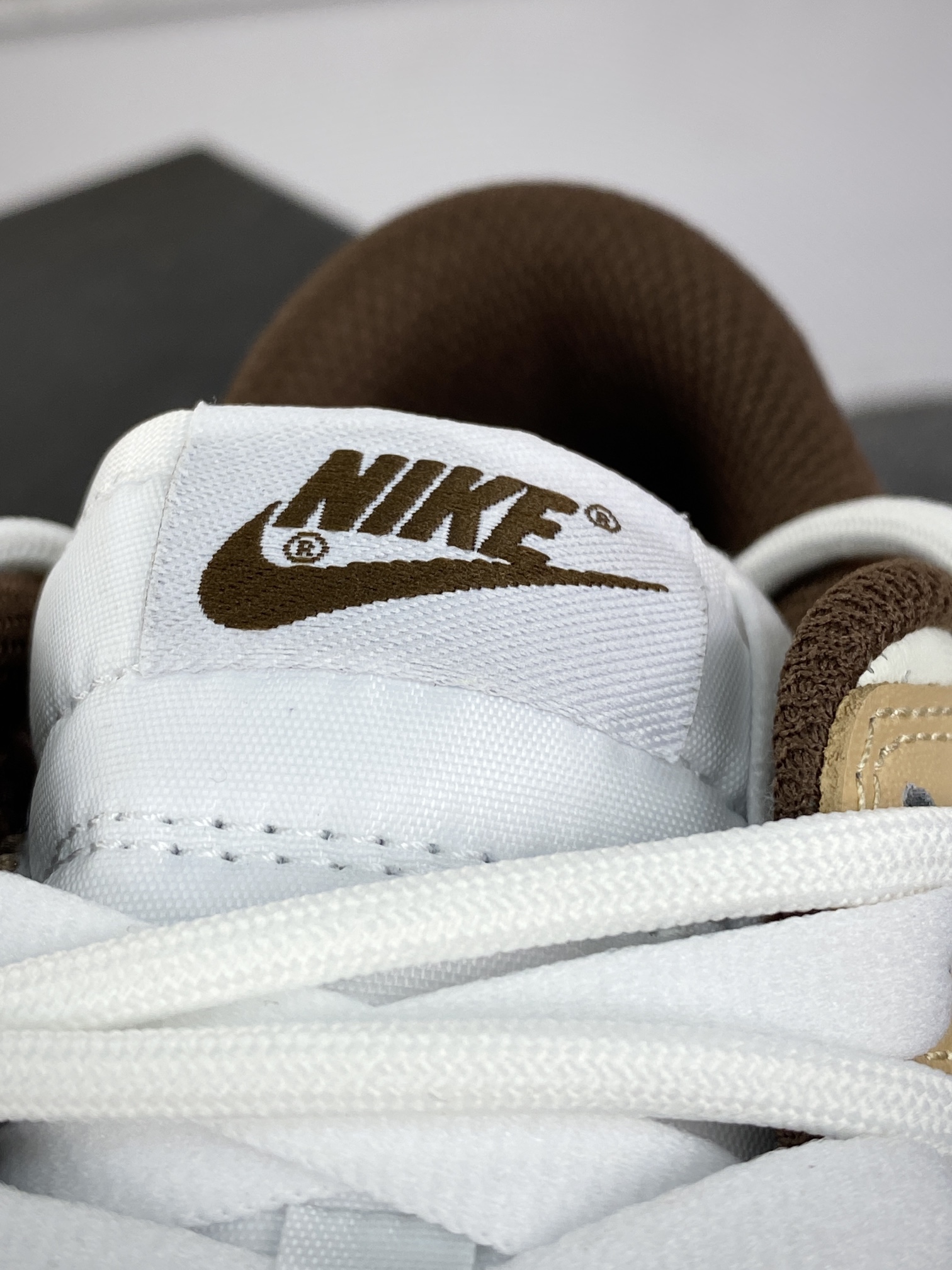 260 耐克Nike SB Dunk Low Lot"Brown/Milk White"扣篮板鞋“米黄白苏格兰格子加粗绑绳”DD1503-124