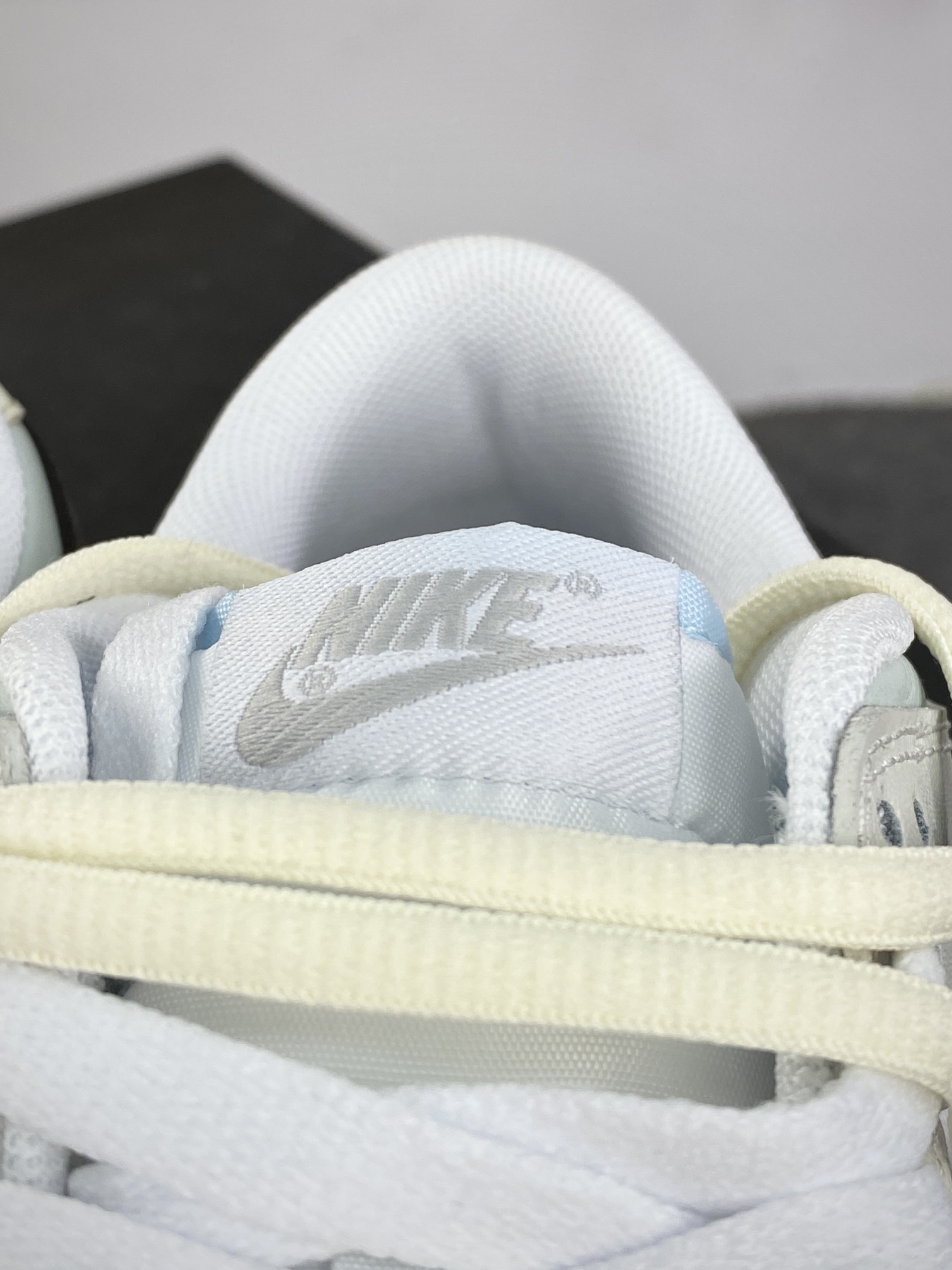 260 耐克Nike SB Dunk Low Lot"Neutral"扣篮系列低帮板鞋“皮革灰褐城市废墟绑绳”DV0831-101