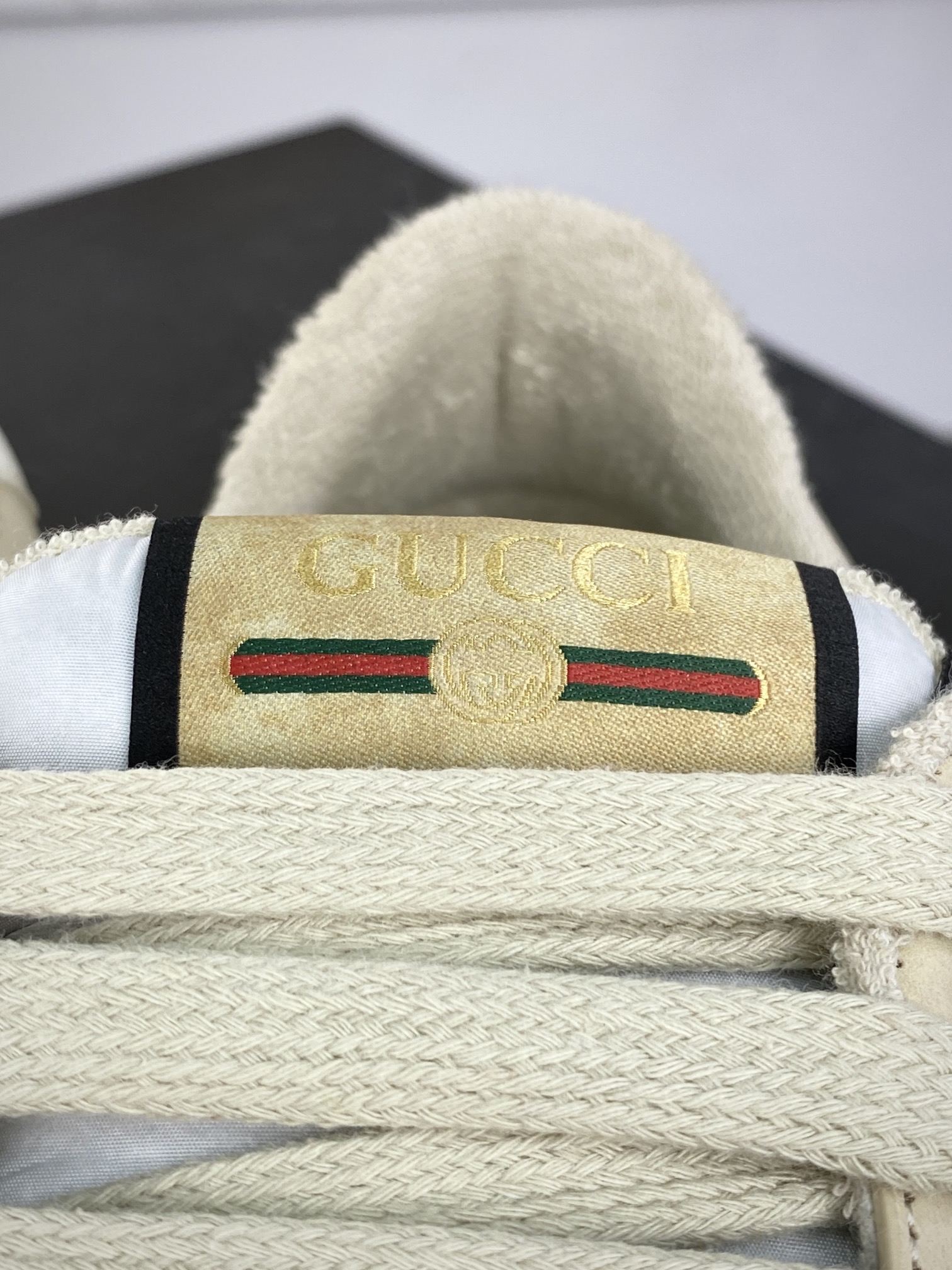 古驰Gucci Screener GG Sneaker Low经典原型系列休闲运动板鞋“皮革浅灰米白帆布绿红”577684 9PYQ0 9116