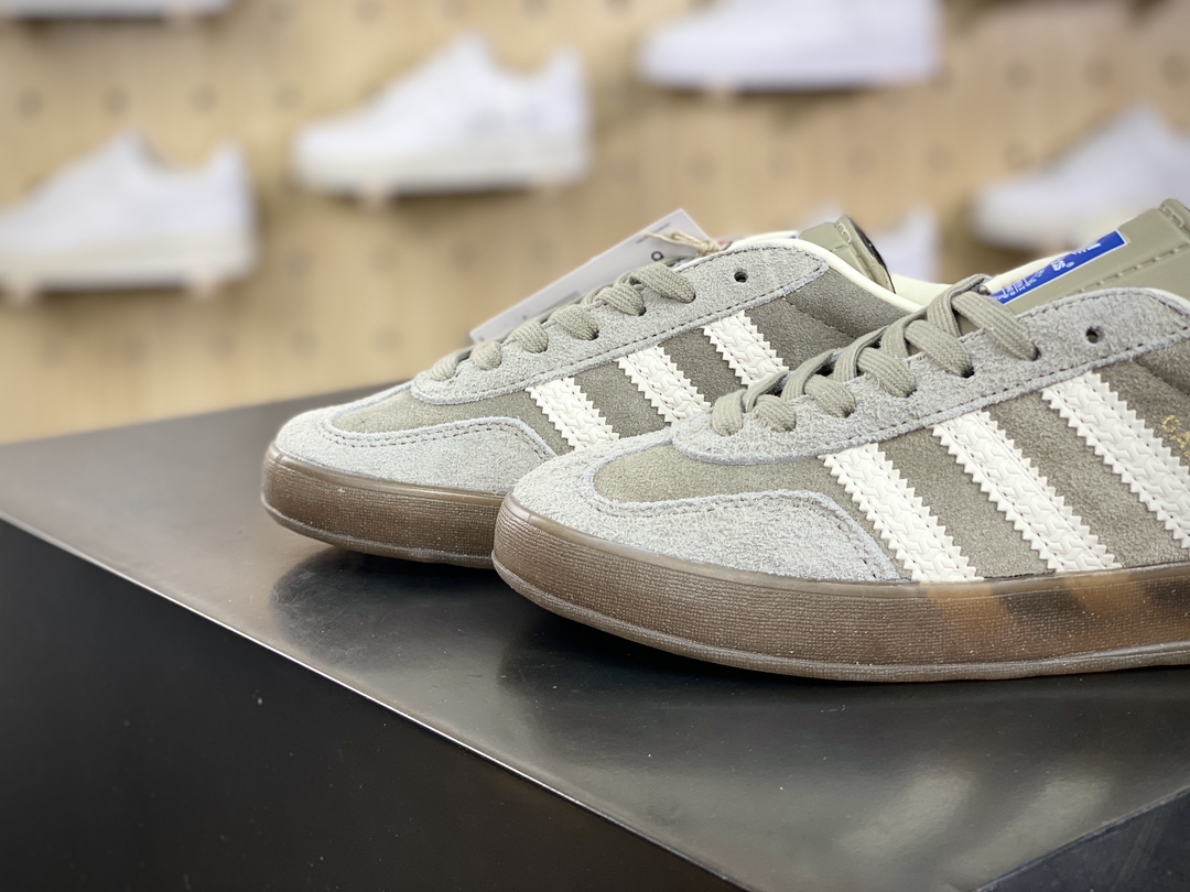 阿迪达斯Adidas Gazelle Indoor Trainers 羚羊内训板鞋“翻毛铁灰白生胶底”IF1807