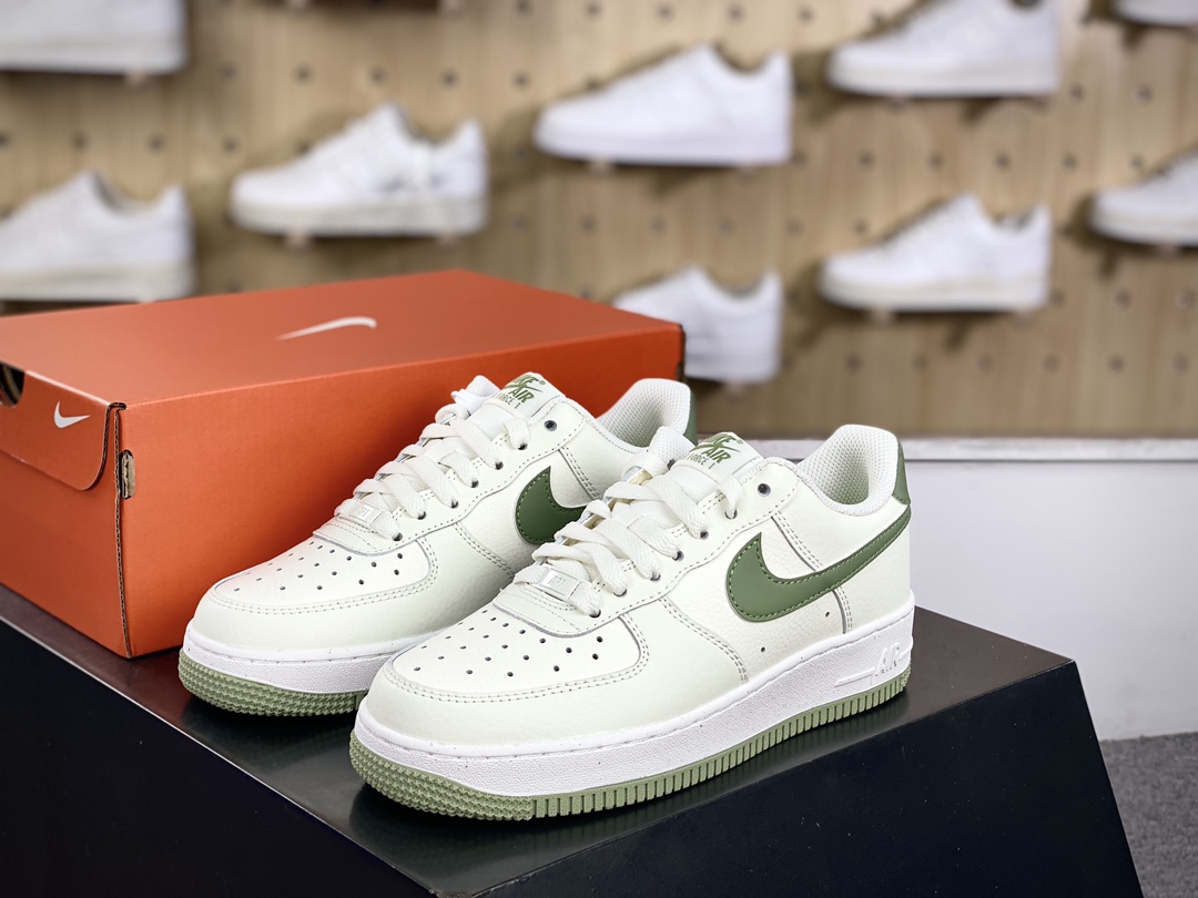 耐克Nike Wmns Air Force 1’07 Low Next Nature”Bronzine”空军一号板鞋“皮革米白绿色钩子”DV3808-106