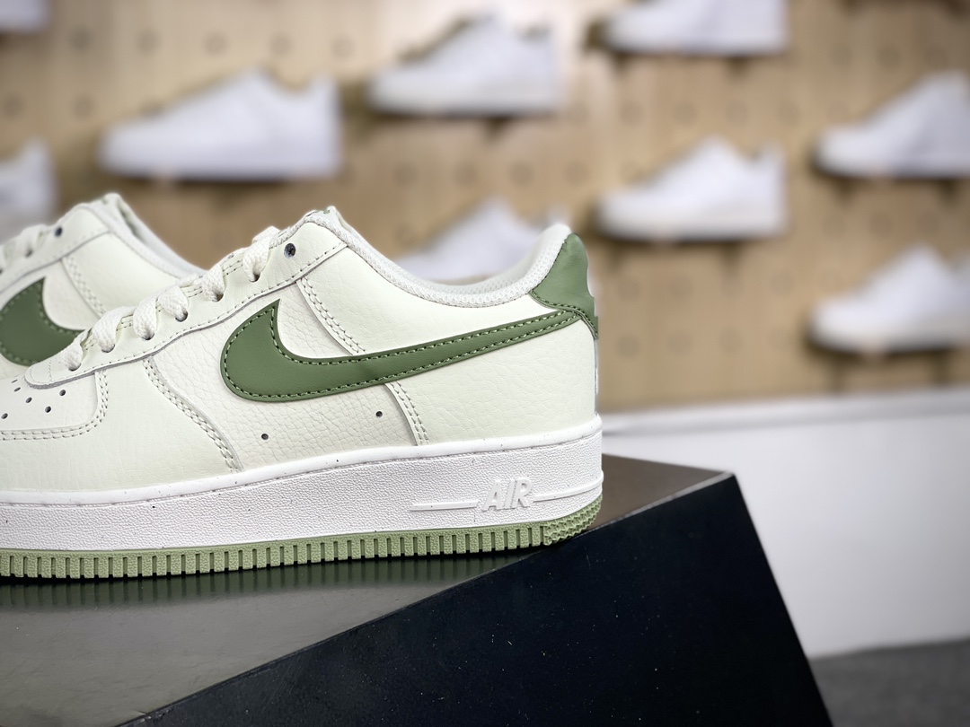 耐克Nike Wmns Air Force 1’07 Low Next Nature”Bronzine”空军一号板鞋“皮革米白绿色钩子”DV3808-106