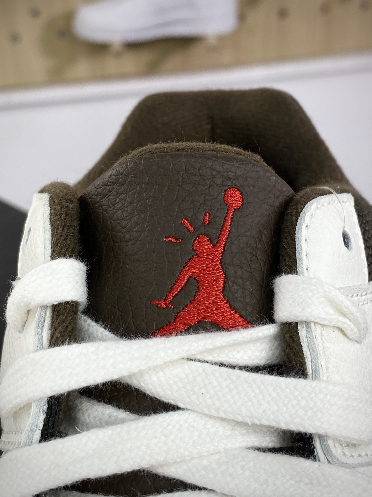 280 Travis Scott X Nike Jordan Cut The Check"Reverse Mocha"篮球鞋“TS联名反转摩卡棕白倒钩”FZ8117-100