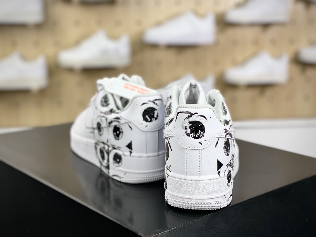 260 耐克Nike Air Force 1’07 Low空军一号系列经典低帮板鞋“皮革白涂鸦六眼”923044-100