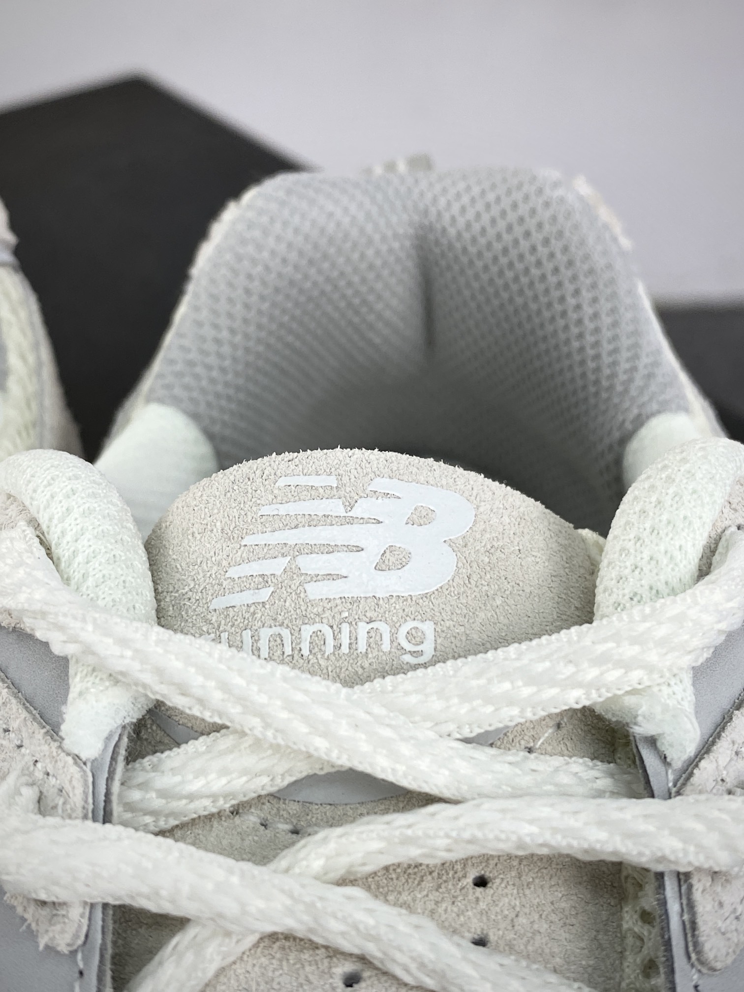 220 NB新百伦New Balance MR530系列低帮复古跑步鞋“燕麦灰渐变做旧”MR530MR