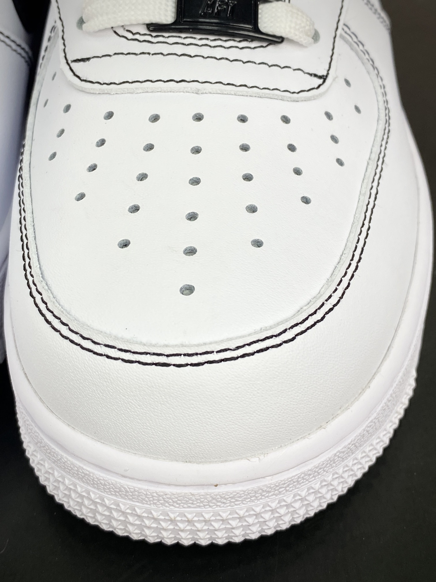 220 耐克Nike Air Force 1’07 Low"White/Sliver"空军一号板鞋“皮革白灰银渐变”FN0366-101