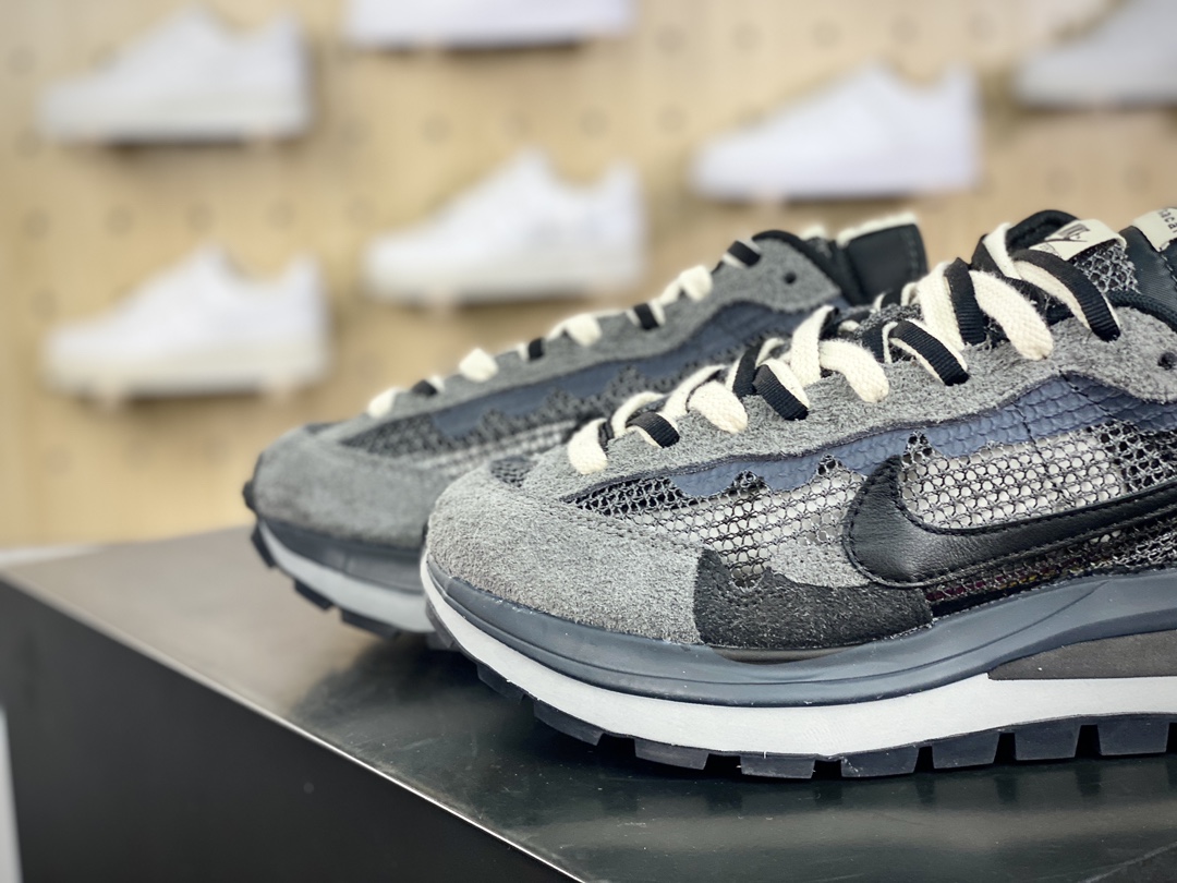 240 Sacai x Nike VaporWaffle 3.0"Charcoal Grey/Black"慢跑鞋“网织碳灰黑重叠双钩子”CV1363-105