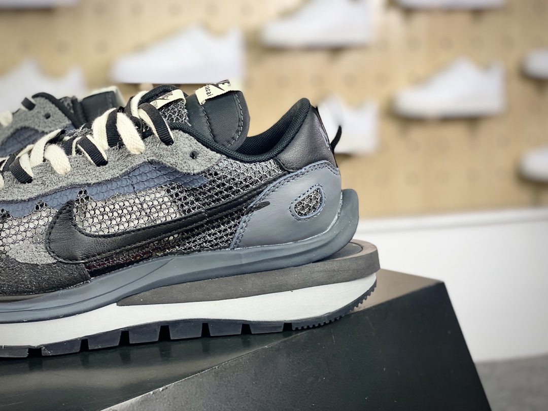 240 Sacai x Nike VaporWaffle 3.0"Charcoal Grey/Black"慢跑鞋“网织碳灰黑重叠双钩子”CV1363-105