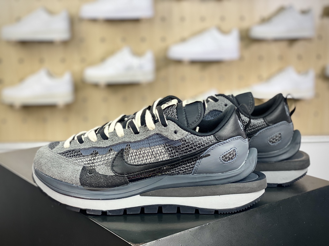 240 Sacai x Nike VaporWaffle 3.0"Charcoal Grey/Black"慢跑鞋“网织碳灰黑重叠双钩子”CV1363-105