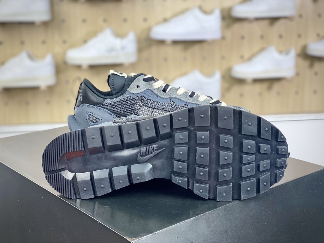 240 Sacai x Nike VaporWaffle 3.0"Charcoal Grey/Black"慢跑鞋“网织碳灰黑重叠双钩子”CV1363-105