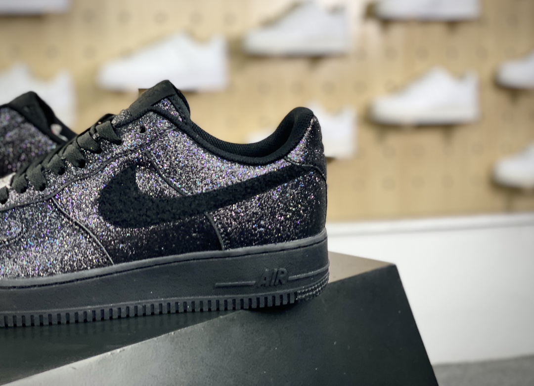 220 耐克Nike Air Force 1'07 Low"Black Swan"空军一号低帮板鞋“黑天鹅换勾满天星”CW2288-001