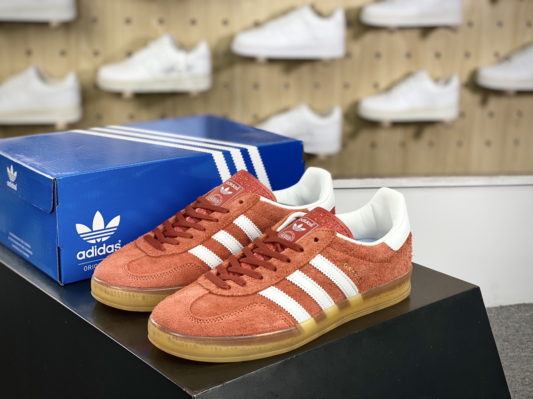 160 阿迪达斯Adidas Gazelle Indoor Trainers 板鞋“翻毛桔红白生胶底”HQ8718