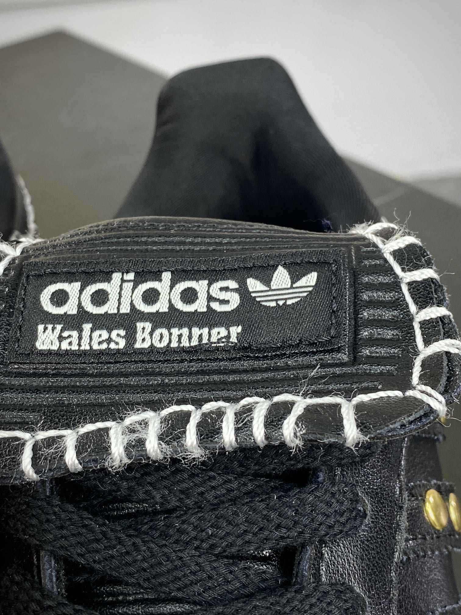 Wales Bonner x Adidas Originals Samba Classic”Studded Pack Black”桑巴舞板鞋“联名黑金铆钉”IG4303