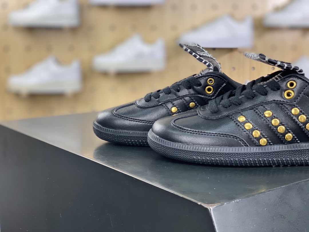 Wales Bonner x Adidas Originals Samba Classic”Studded Pack Black”桑巴舞板鞋“联名黑金铆钉”IG4303