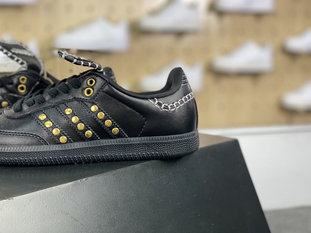 Wales Bonner x Adidas Originals Samba Classic”Studded Pack Black”桑巴舞板鞋“联名黑金铆钉”IG4303