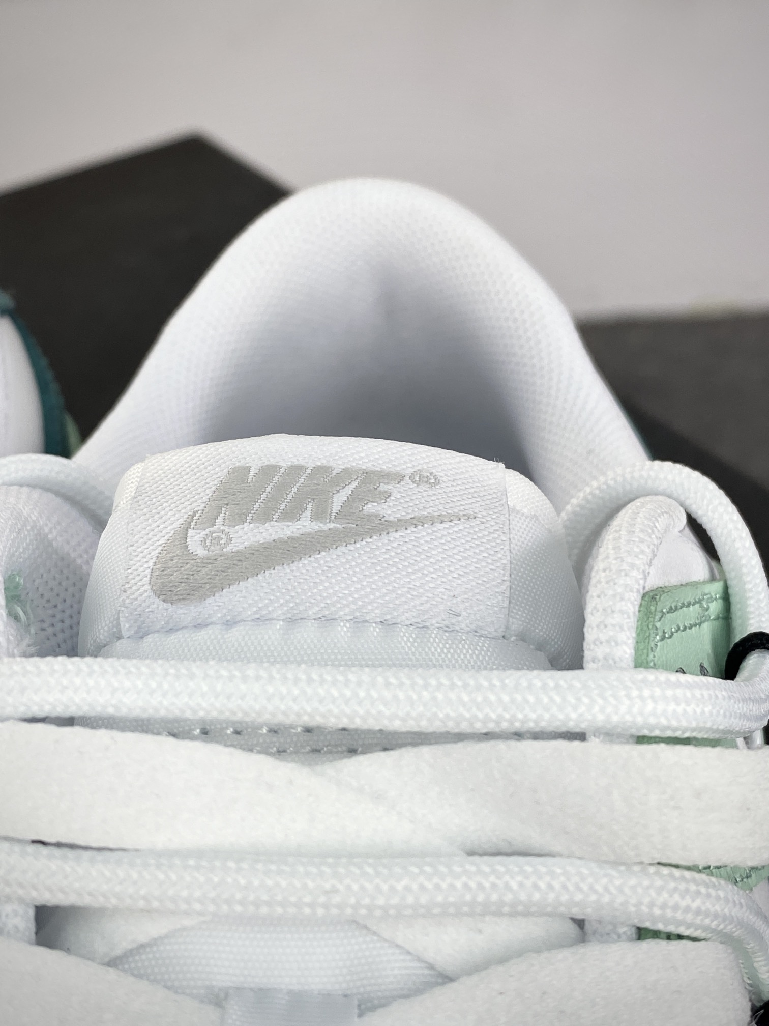 260 耐克Nike SB Dunk Low Lot"Mint/White"扣篮板鞋“青绿薄荷白绑绳”FD9911-101