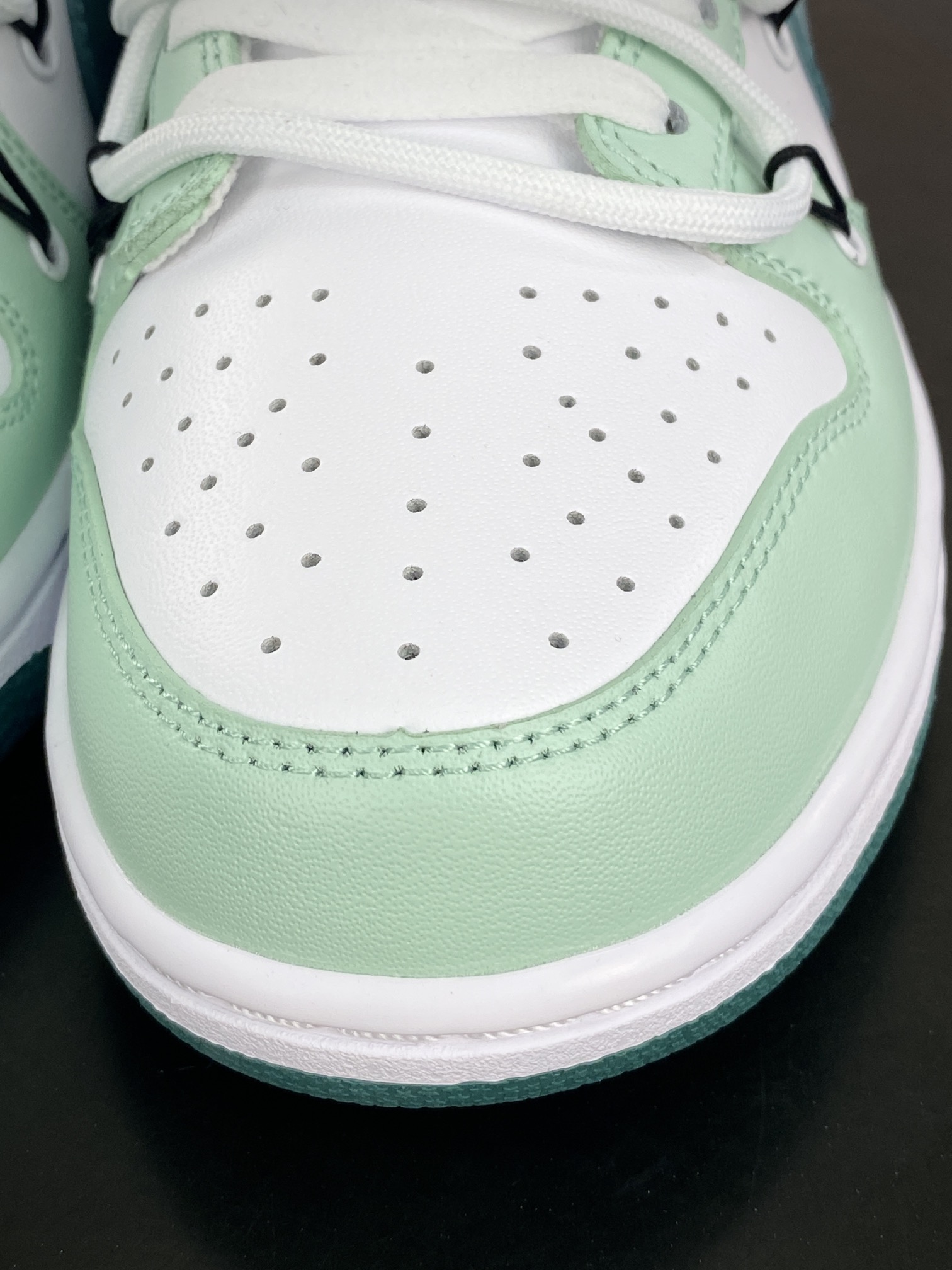 260 耐克Nike SB Dunk Low Lot"Mint/White"扣篮板鞋“青绿薄荷白绑绳”FD9911-101