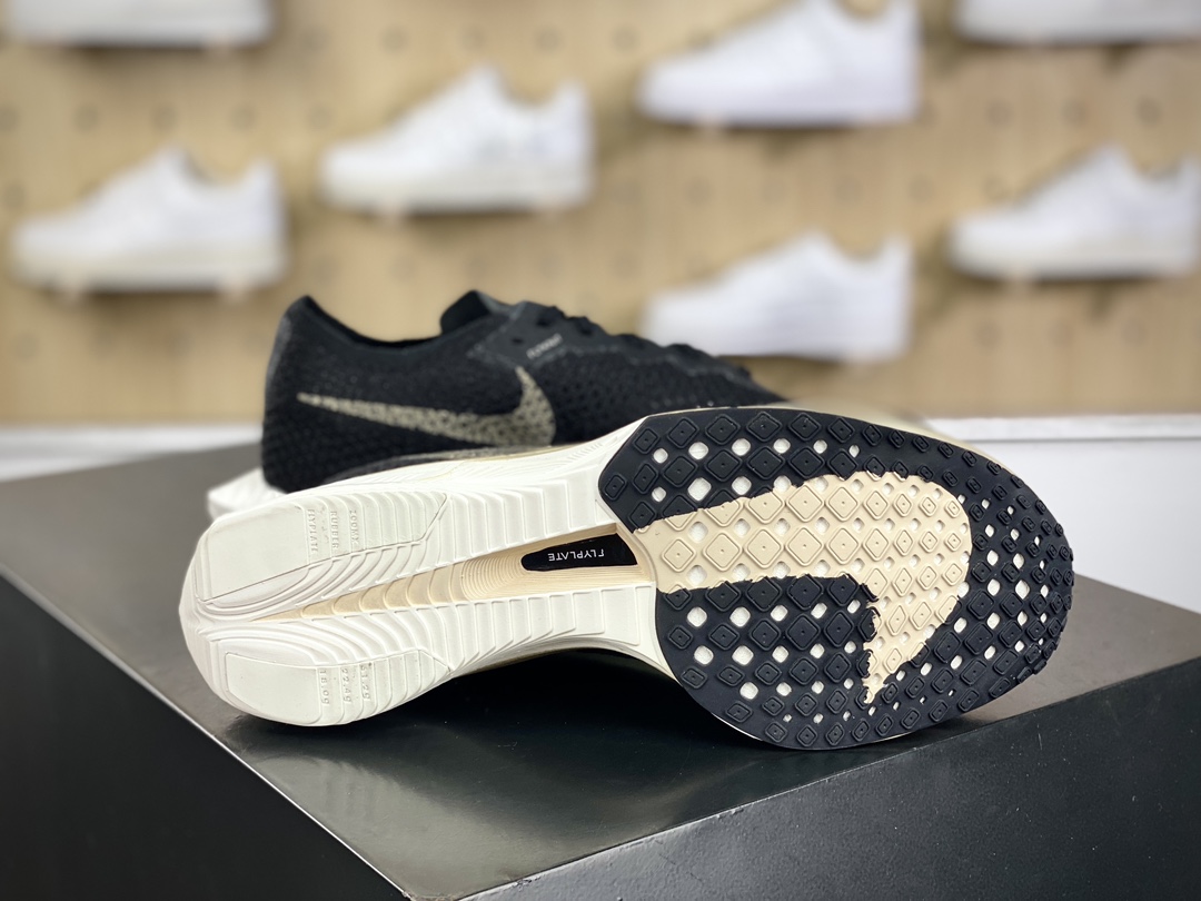 耐克Nike ZoomX Vaporfly NextBlack Metallic Gold Grain”空气慢跑鞋“针织黑金属金渐变”DV4129-001