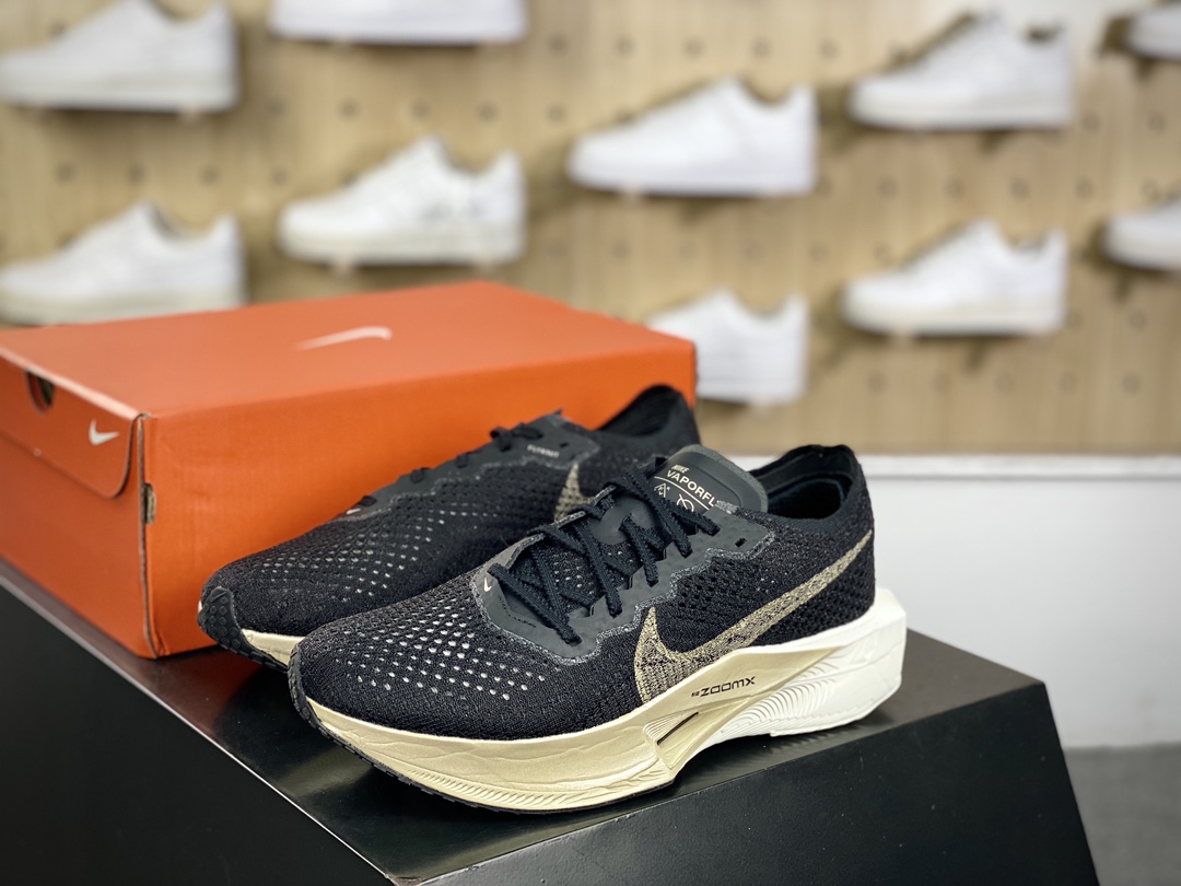 220 耐克Nike ZoomX Vaporfly Next% 3″Black Metallic Gold Grain”空气慢跑鞋“针织黑金属金渐变”DV4129-001